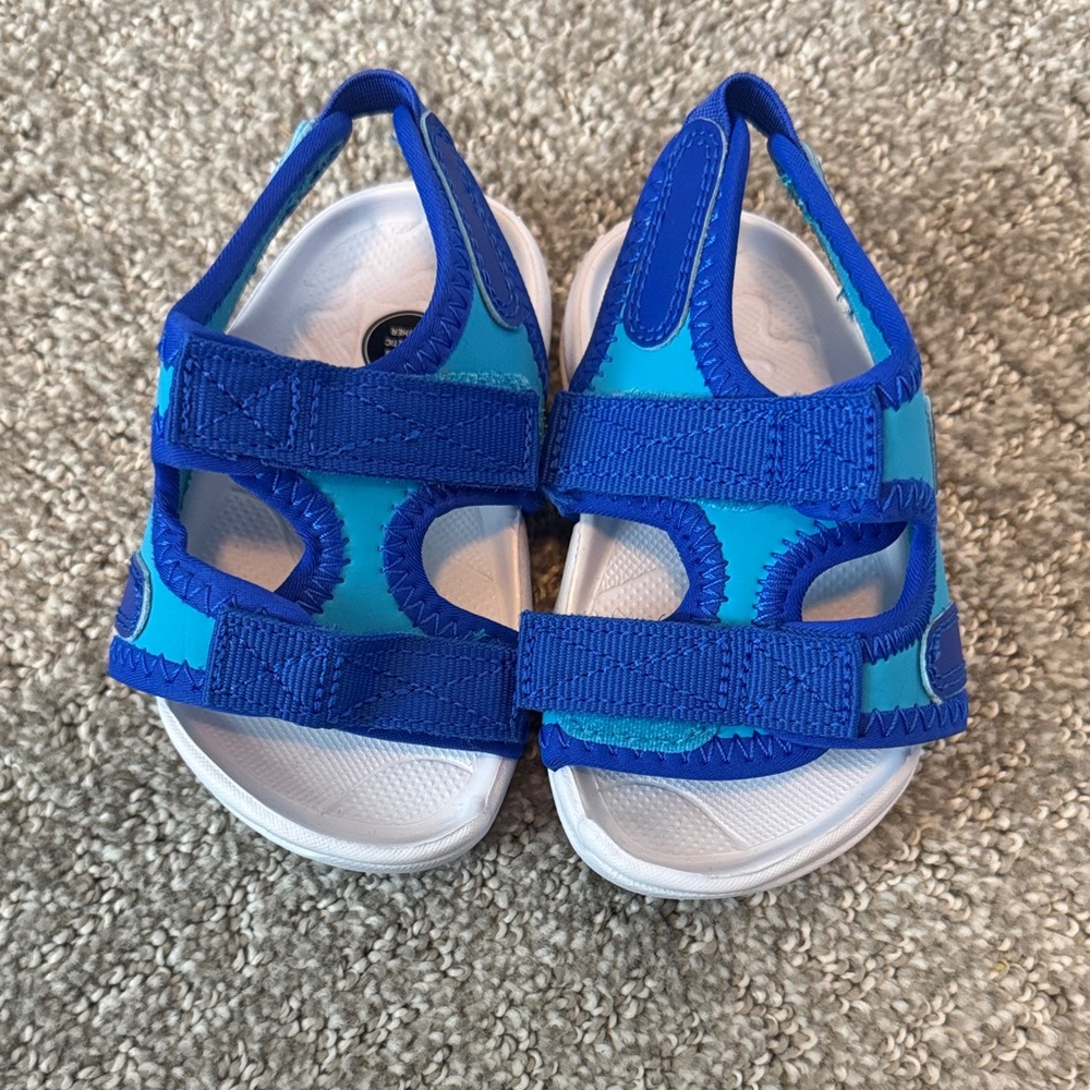 New without tags Nike 3C shoes